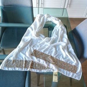 Collection 18 Scarf or Shawl